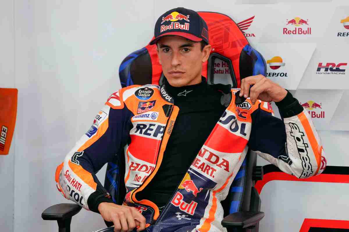 Marc Marquez alza bandiera bianca